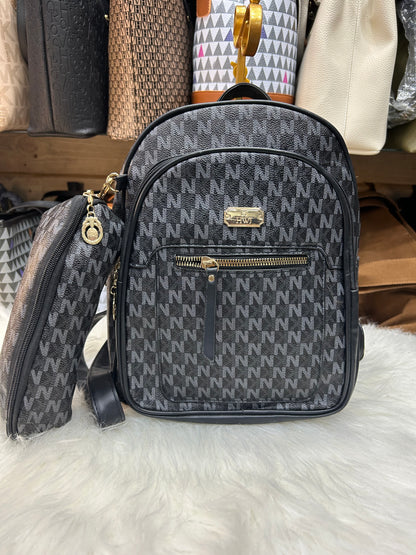 Mochila com porta itens