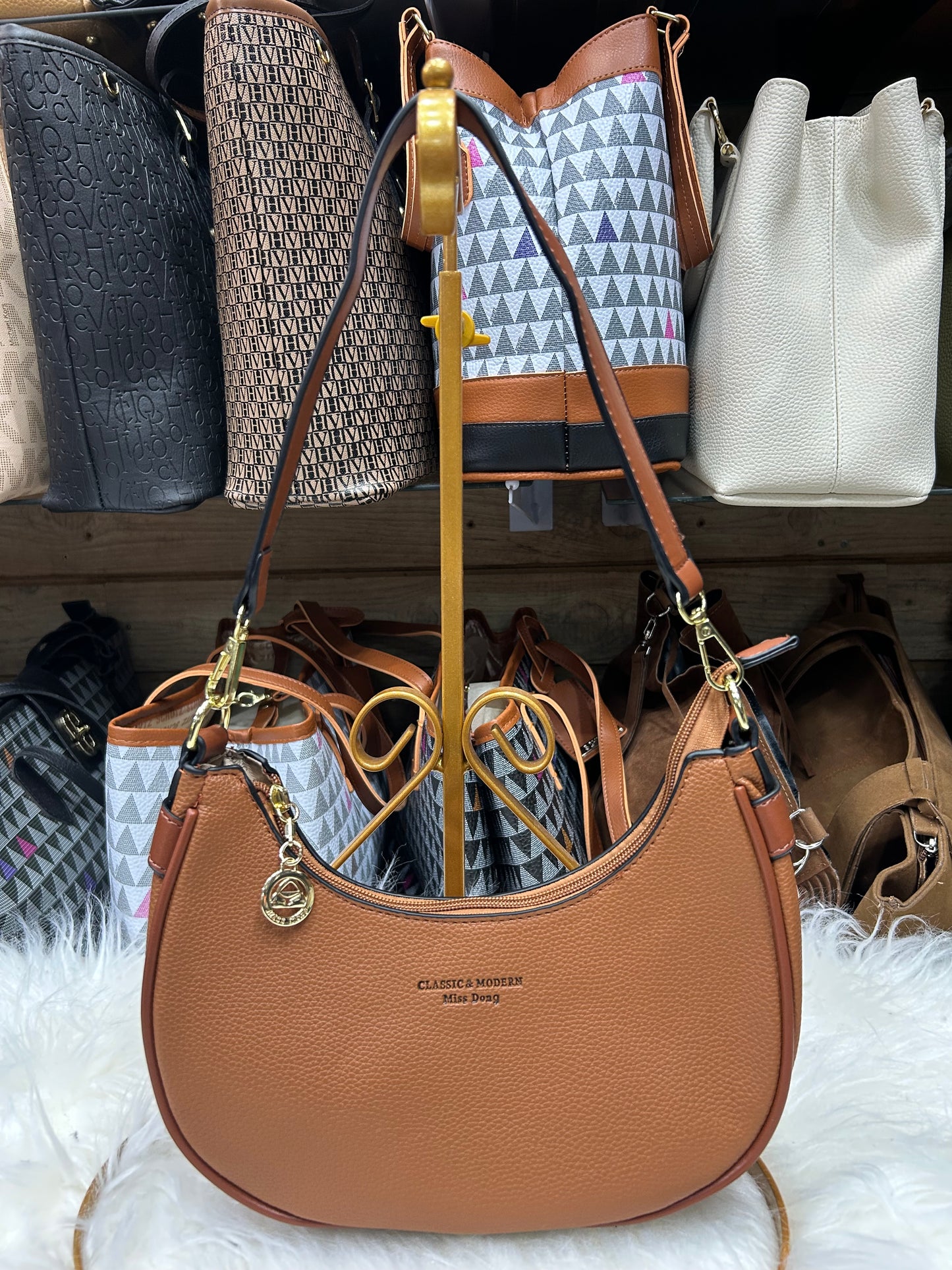 Bolsa baguete com alça de couro