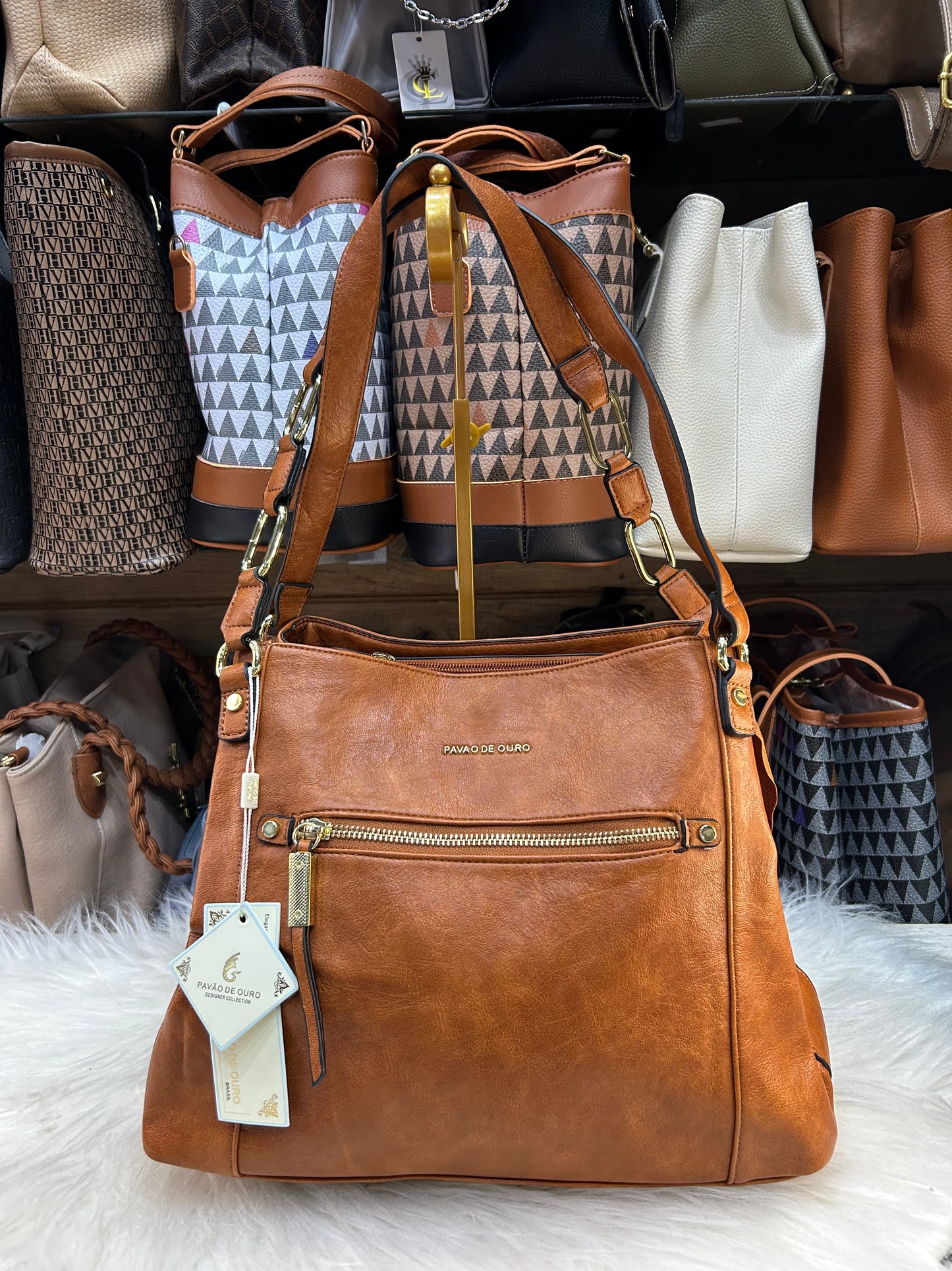 Bolsa argola pavão de ouro