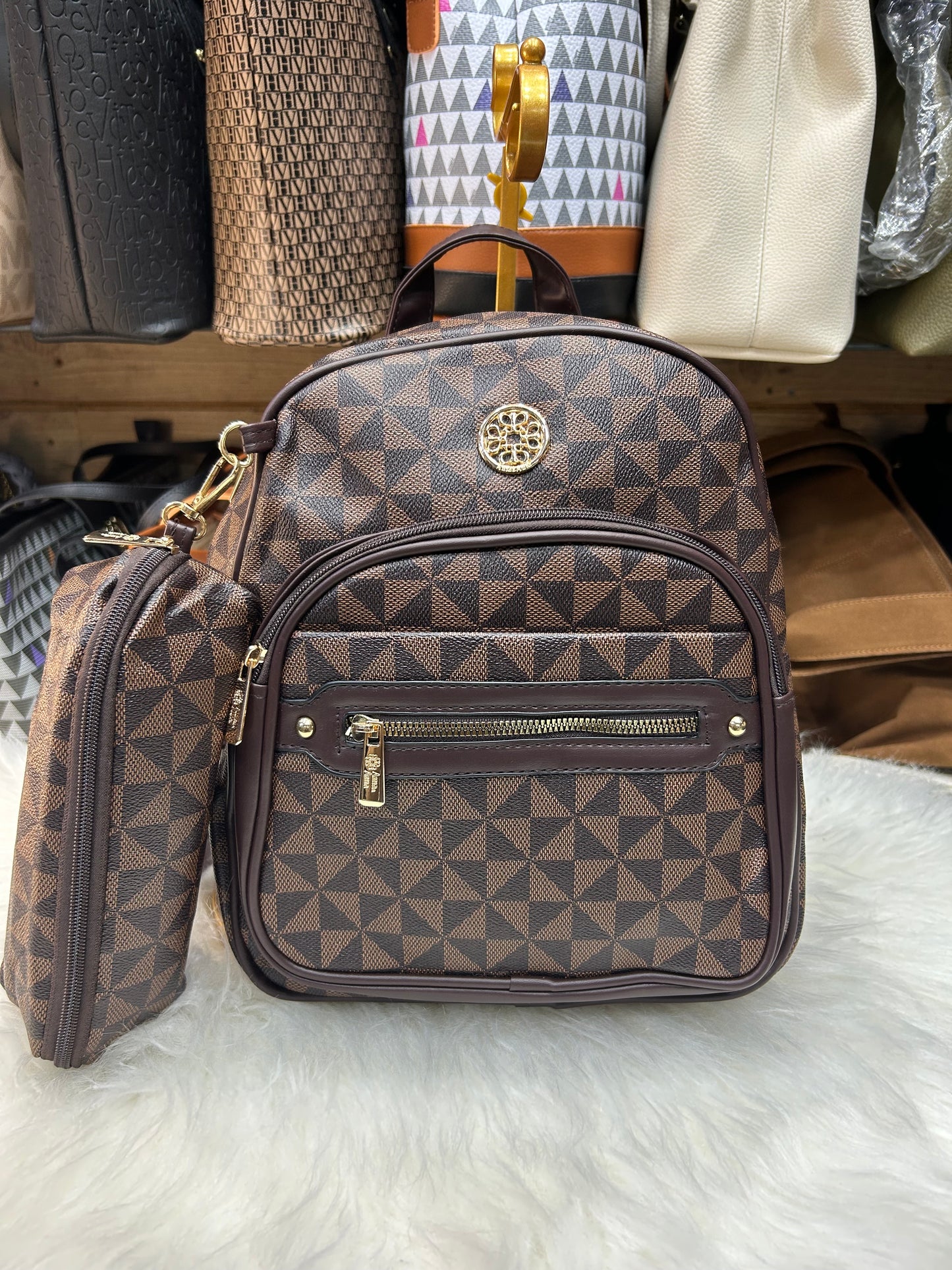 Mochila com porta itens