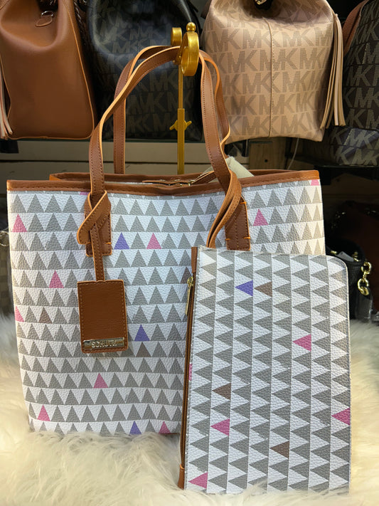 Bolsa grande quadrangulada