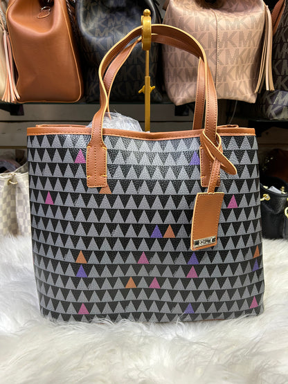 Bolsa grande quadrangulada